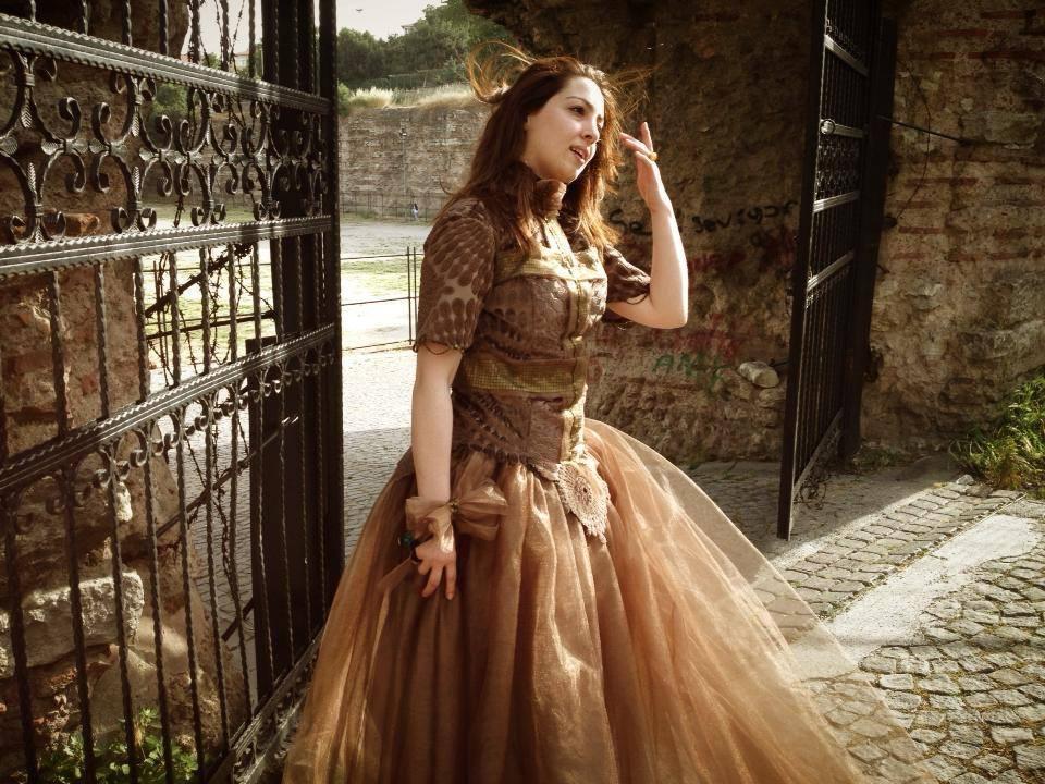 El işçiliğiyle hazırlanmış dönemsel couture tasarım